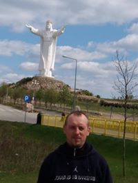 Олександр Квітень