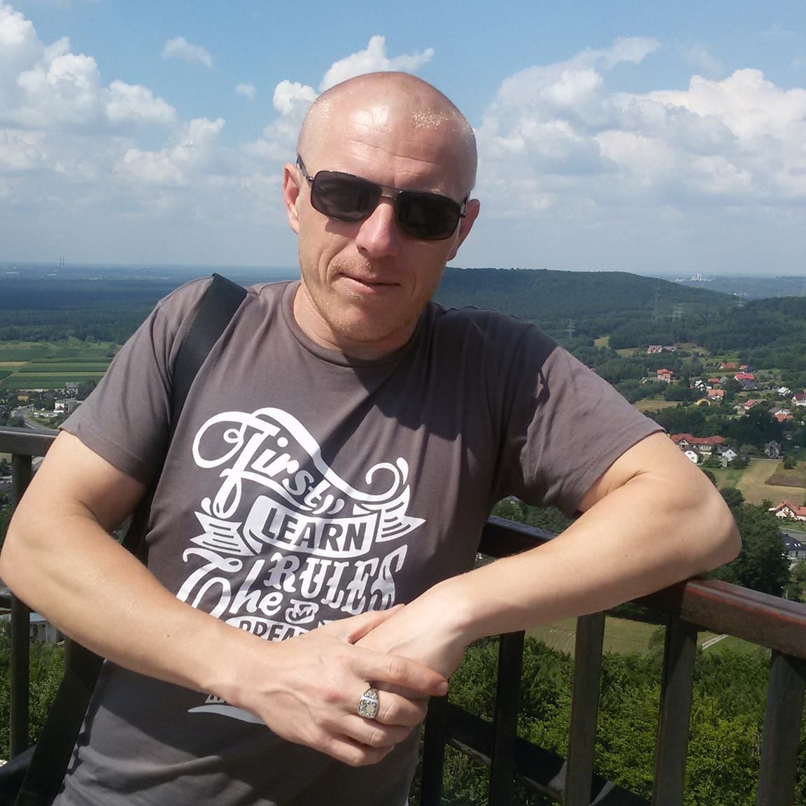 Александр Бонд