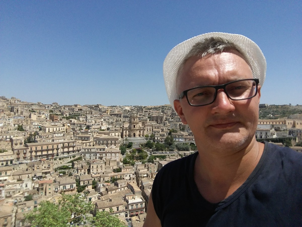 Рома Безкровный