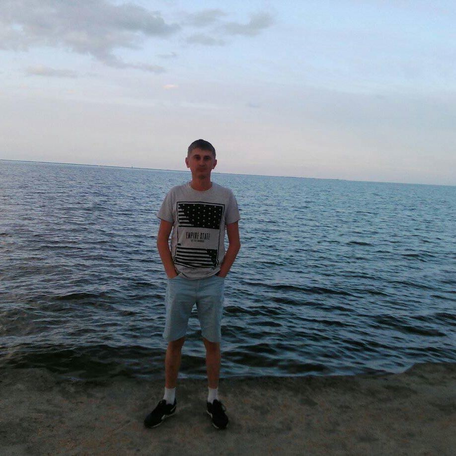 Петя Остапів