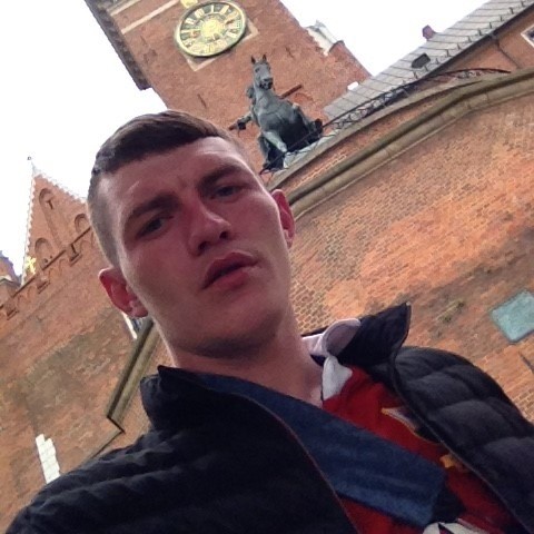Роман Бобель